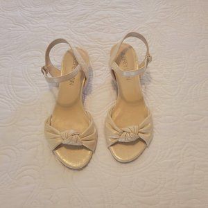 Aubrey Lynn Shimmering Cream Wedge Sandals. Size 7.5